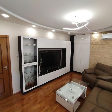 Апартамент Лукс Царевец-Център Veliko Tărnovo Exteriör bild