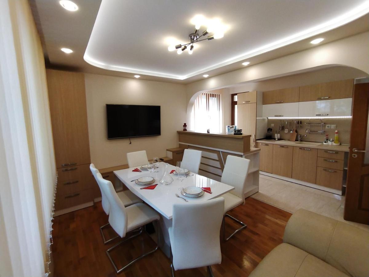 Апартамент Лукс Царевец-Център Veliko Tărnovo Exteriör bild