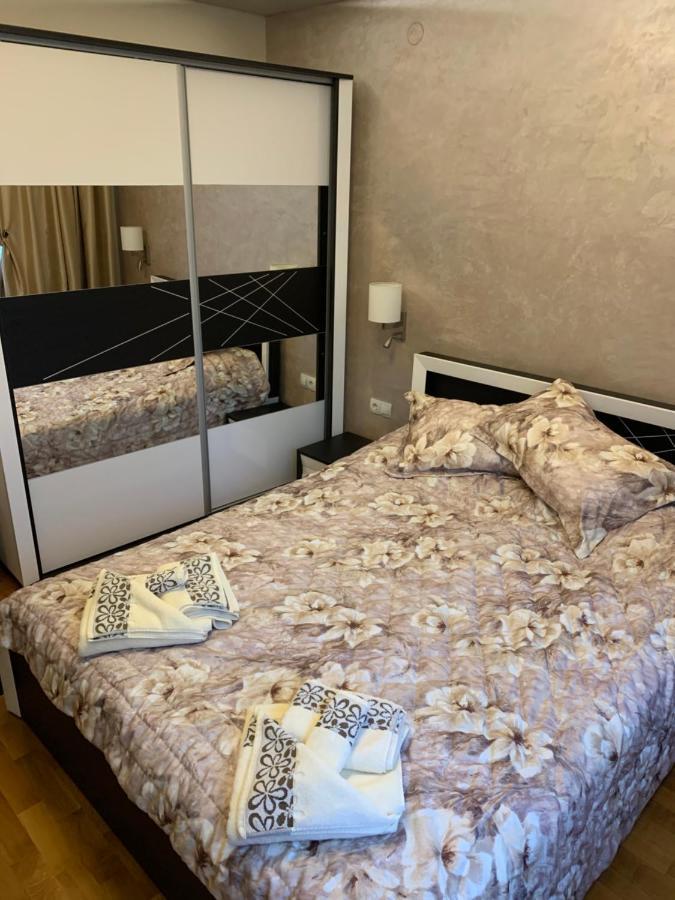 Апартамент Лукс Царевец-Център Veliko Tărnovo Exteriör bild